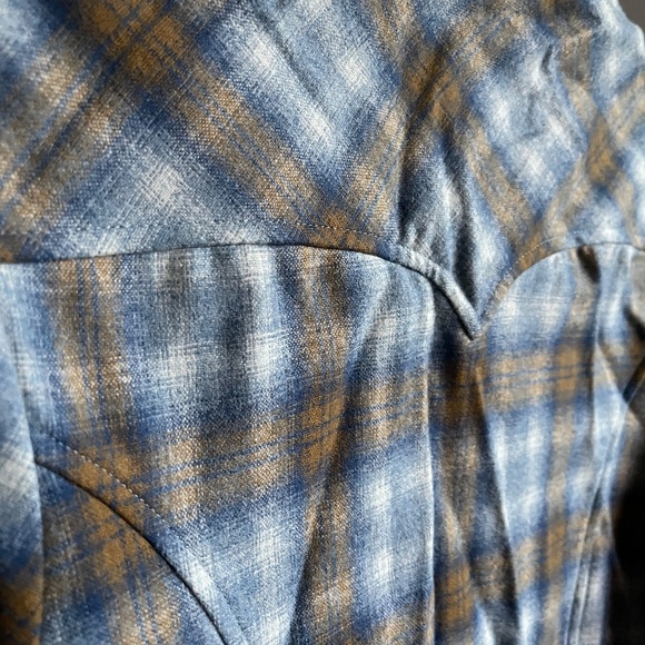 Pendleton: WOMEN'S PLAID DOUBLEBRUSHED FLANNEL SHIRT - Picture 5 of 6